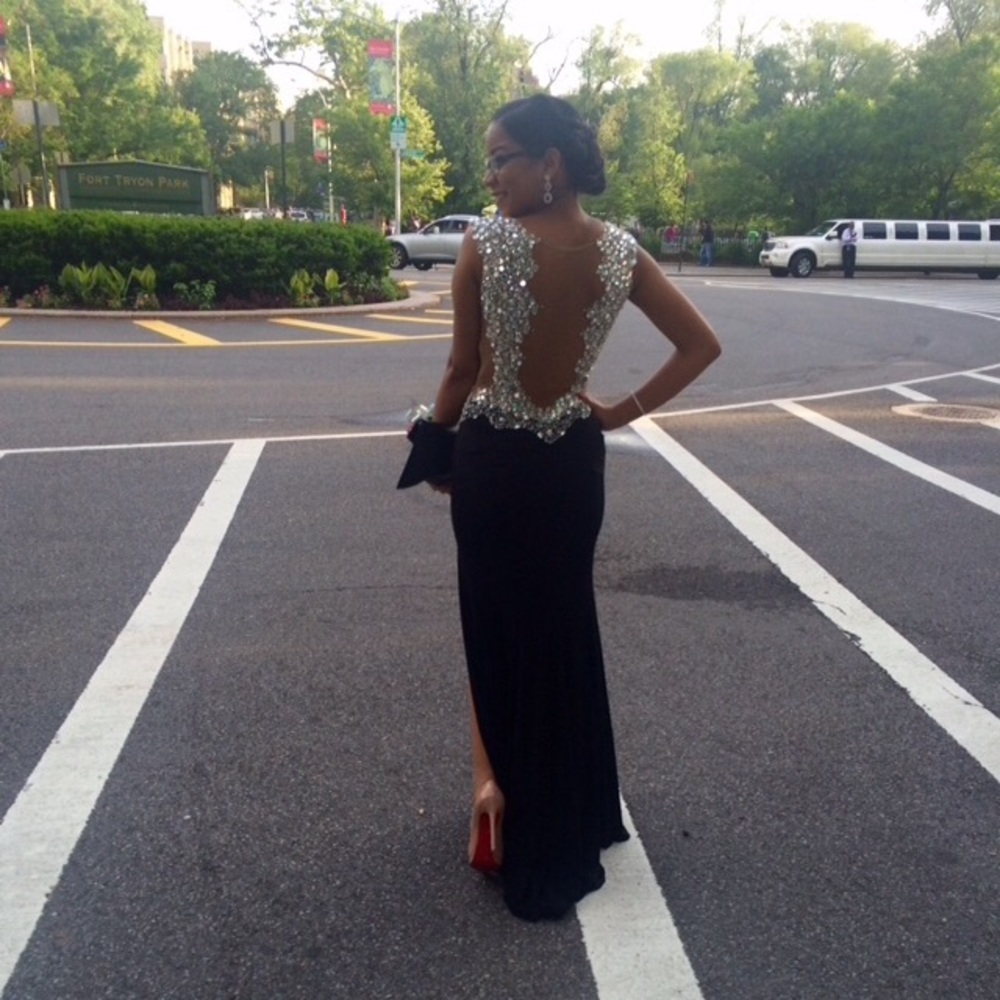Beautiful black skirt gown, with mesh detailing